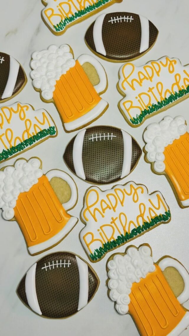 Combining two favorites—football and beer—for a touchdown-worthy birthday cookie set! 🏈🍺 

Watch as I decorate this custom cookie to celebrate the big day with a little extra sweetness. Perfect for the guy who loves the game and a good brew! 🎂🍪 

Want to score your own custom cookie set? DM me to order! 🎉 

#FootballAndBeer #BirthdayCookies #CookieArt #SweetCelebrations #CustomCookies #GameDayTreats