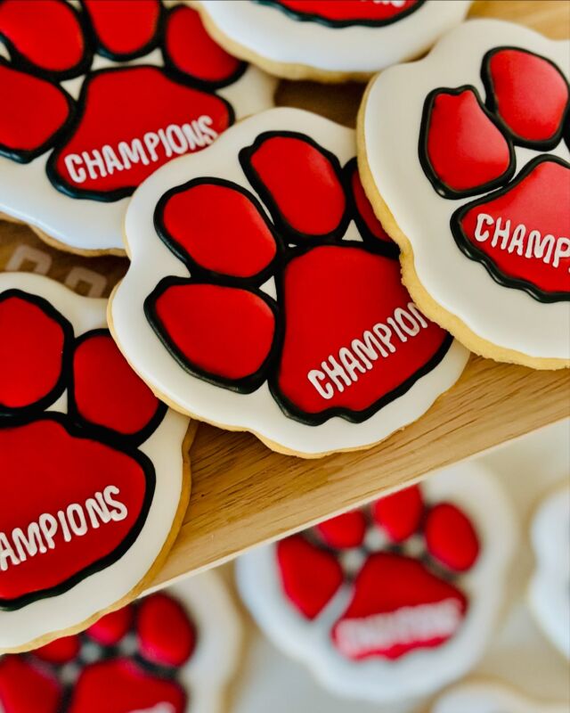 🏆🥇 Celebrating champions one cookie at a time! 

These custom cookies were made for the Columbia High School Cross Country banquet, honoring their incredible season and championship win. 🎉🍪 

Whether it’s the end of a season, a big win, or a well-deserved celebration, custom cookies are the perfect way to bring the team together!

📣 Local teams, let’s make your next event even sweeter—DM me to create something special for your squad! 💛🖤 

#LocalLove #CustomCookies #TeamCelebration #MaplewoodNJ #SouthOrangeNJ